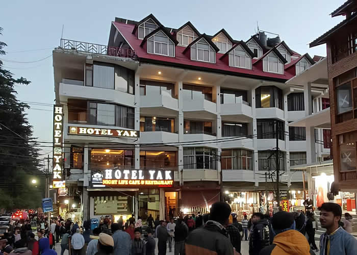super deluxe room - Hotel Yak Manali